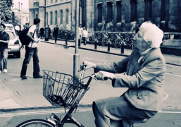 Tante Mariette en haar fiets
