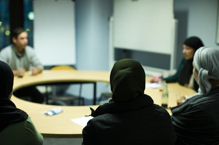 Foto: KoenBroos Uit de resultaten blijkt dat moslims zich aanzienlijk engageren als vrijwilliger. 35% van de ondervraagde moslims geeft aan zich onbezoldigd in te zetten in verschillende delen van de samenleving.